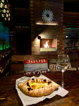 Апартаменты с теплым бассейном в центре Сириуса